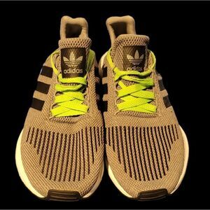ADIDAS Size 7.5 - Adidas‎ Swift Run Gray Black Shoes CLEAN